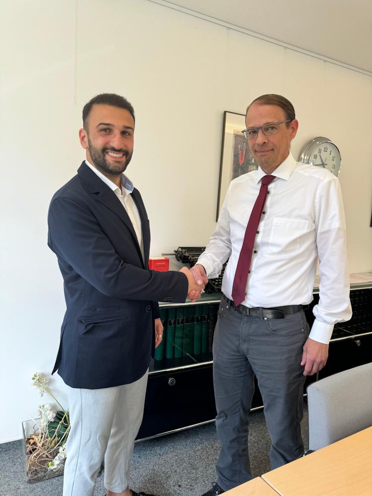 Hayk Sahakyan bei W. Hippke & Partner Steuerberatung